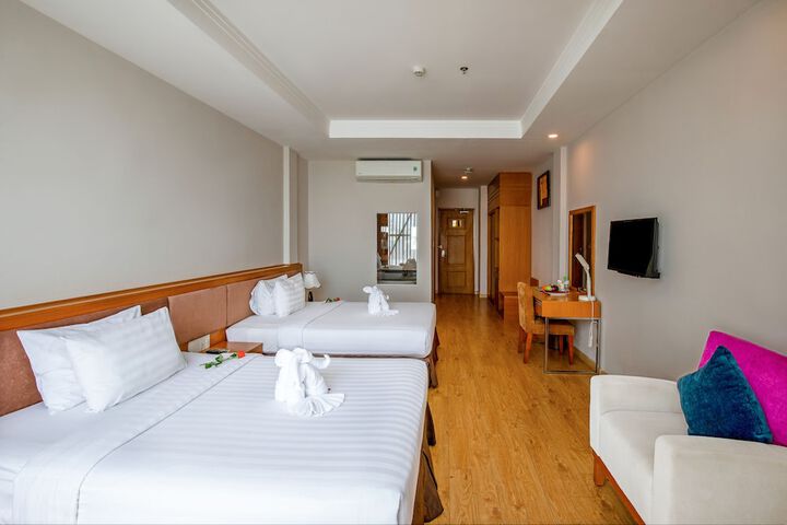 Room 5 of 33