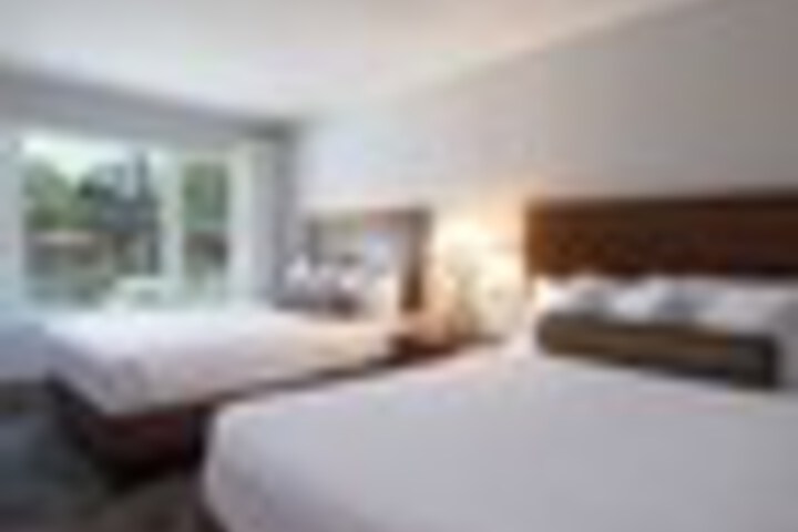Room 80 of 549