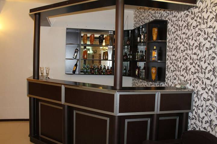 Lounge 23 of 26