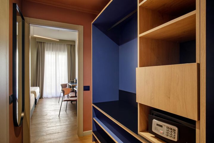 Room 55 of 188
