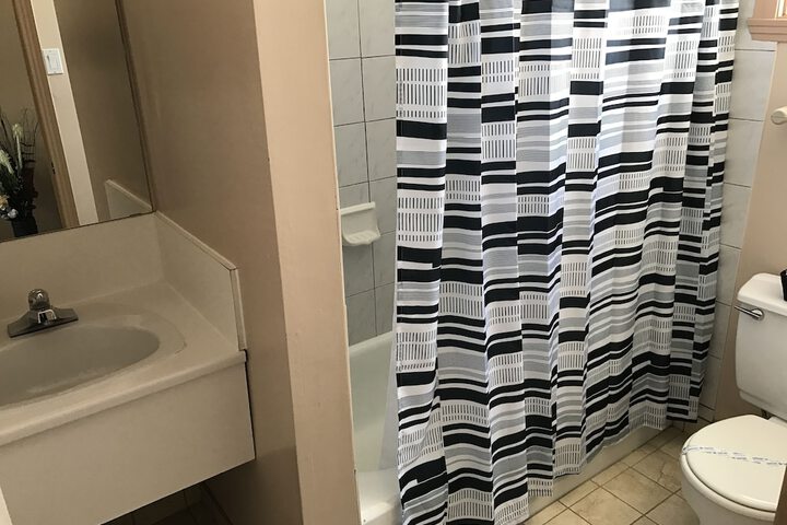 Room 27 of 69