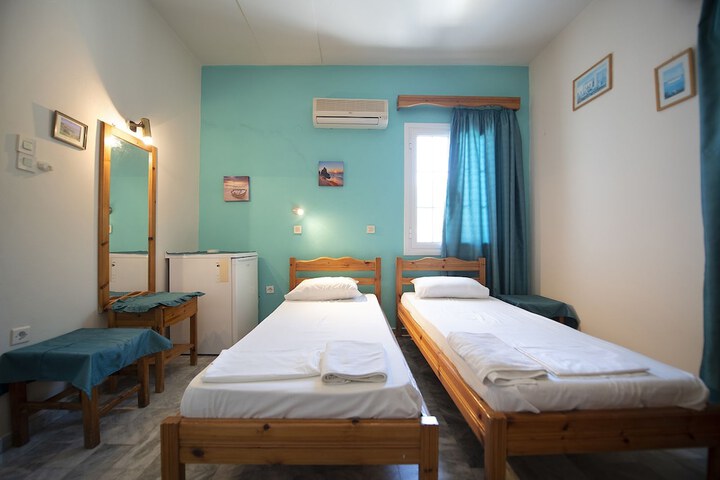 Room 2 of 6