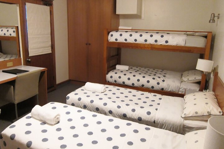 Room 10 of 37