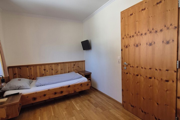 Room 13 of 62