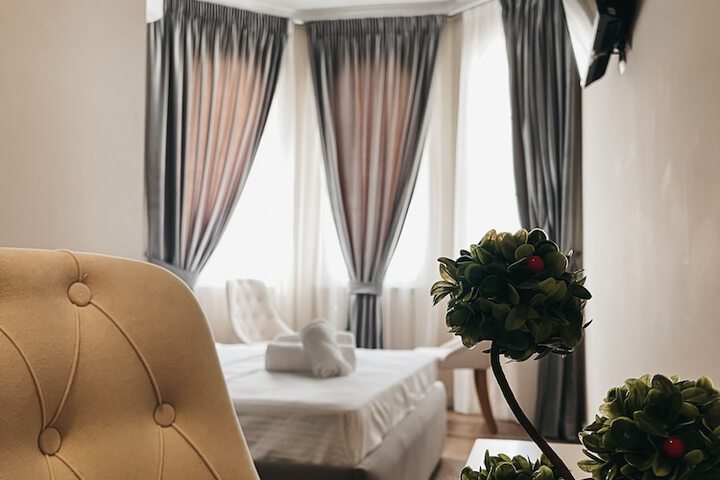 Room 5 of 23