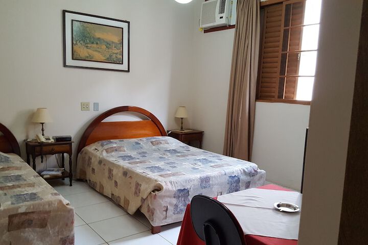 Room 9 of 33