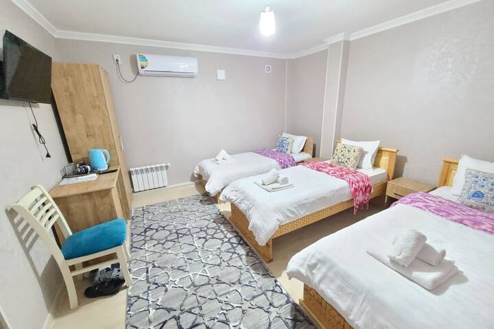 Room 48 of 102