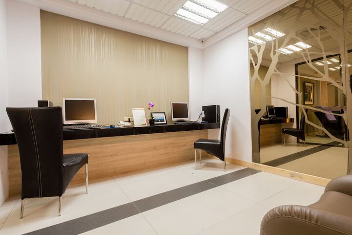 Business Center 26 of 37