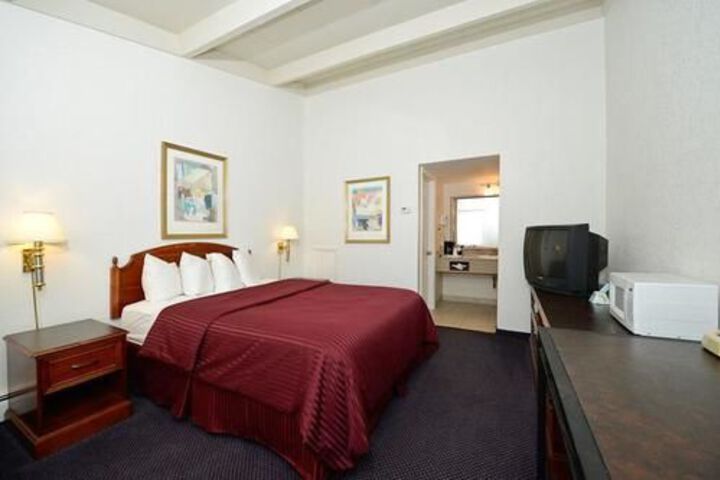 Room 8 of 31
