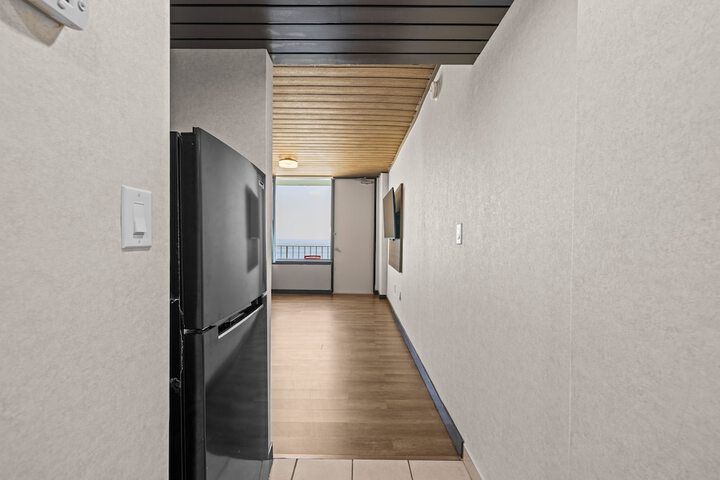 Room 17 of 35