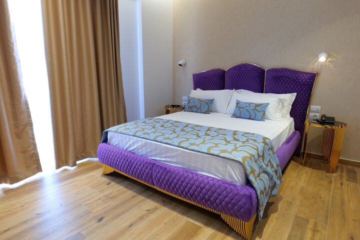 Room 17 of 74
