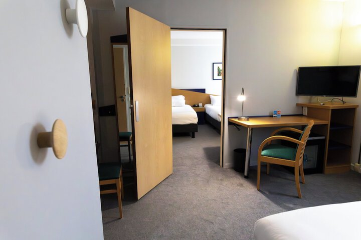Room 22 of 83