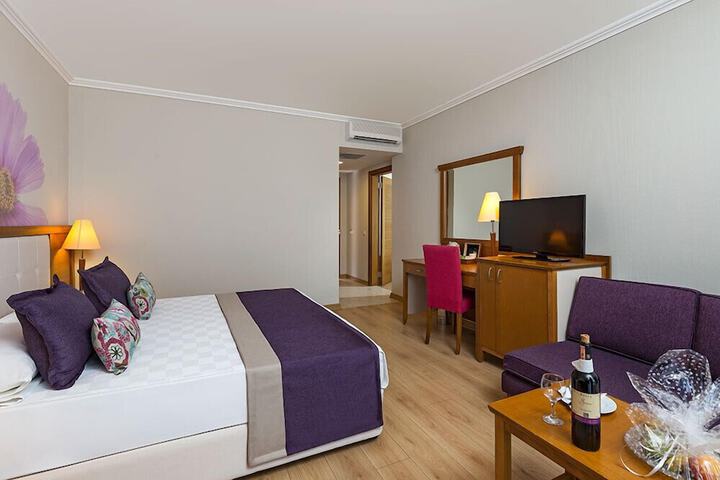 Room 10 of 74