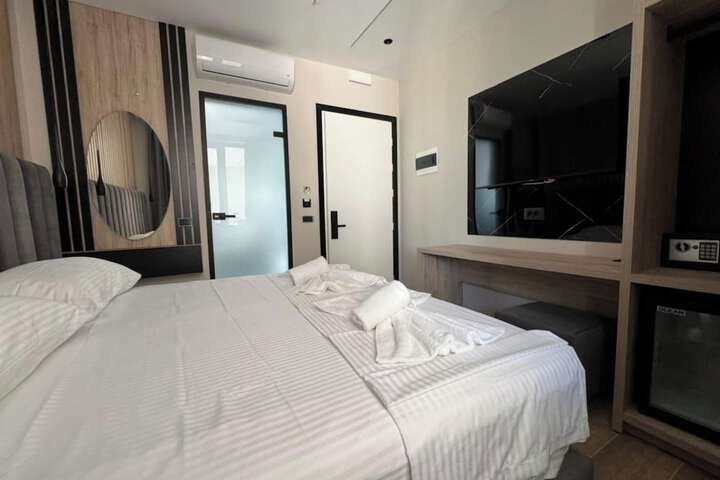 Room 25 of 85