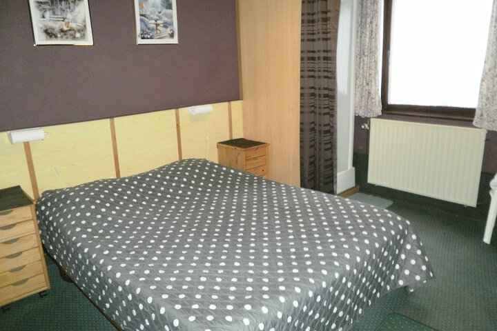 Room 8 of 53