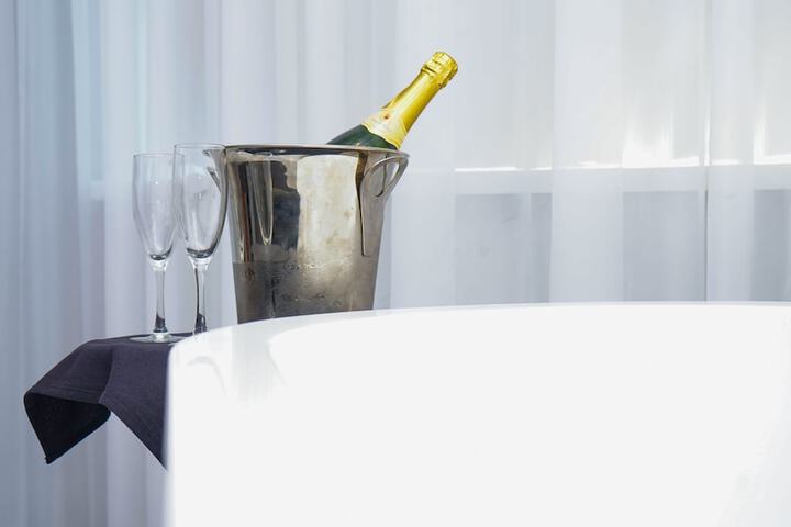 Champagne service
