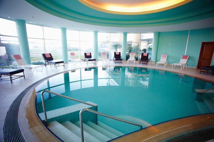 Hotel Pool