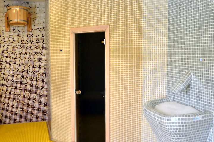 Room 48 of 63