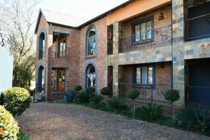 A LALA LODGE