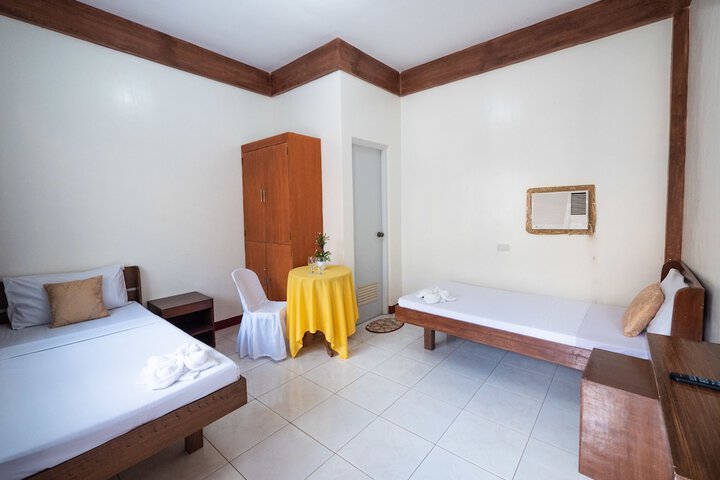 Room 9 of 116