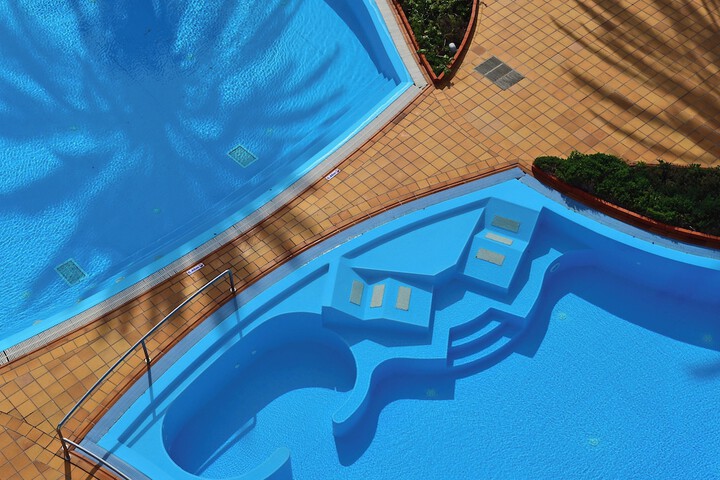Pool 118 of 411