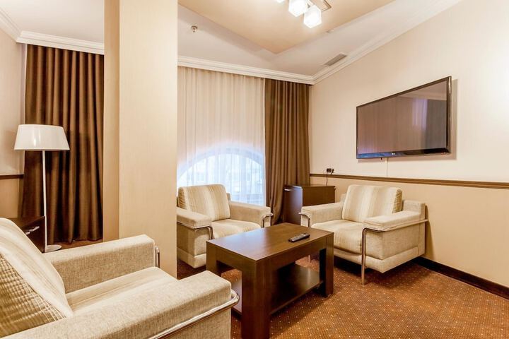 Room 36 of 65