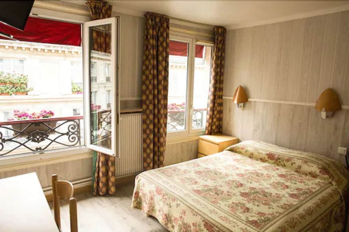 Room 6 of 34
