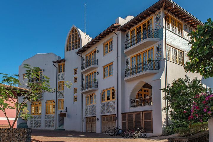 Hotel 987 of 1000