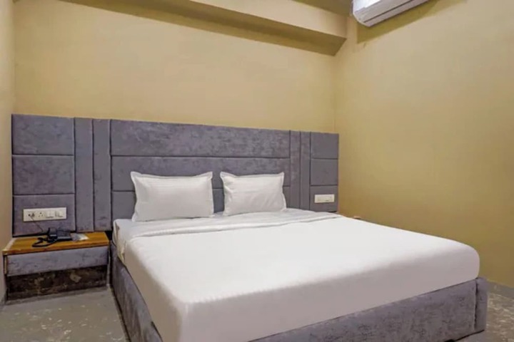 Room 12 of 29