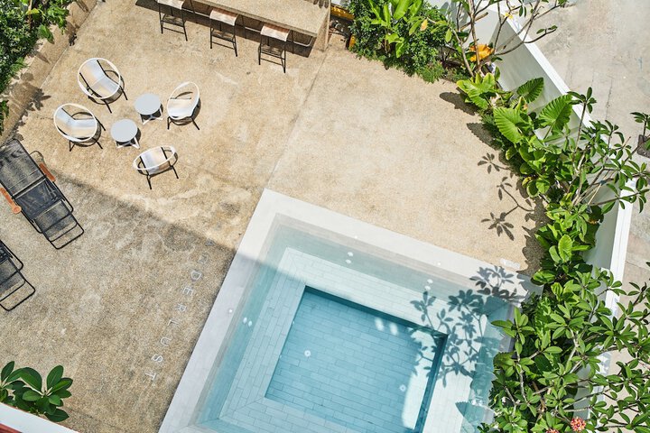 Pool 29 of 37
