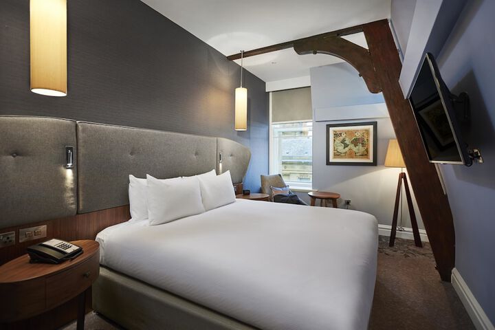 Room 21 of 76