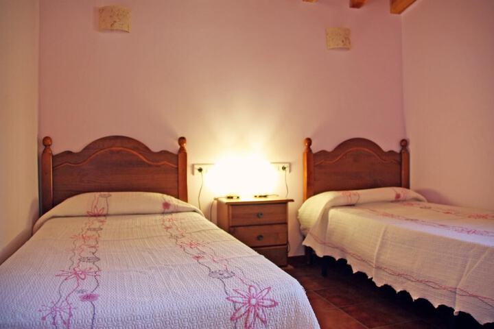 Room 6 of 38