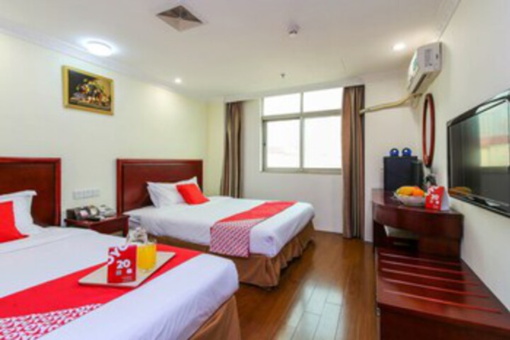 Room 17 of 24