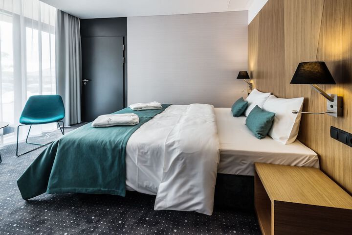 Room 9 of 35