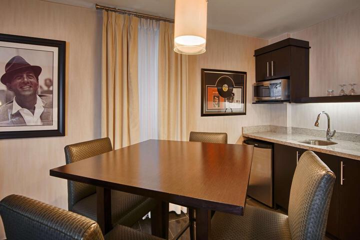 Suite 2 Queen Beds (6 of 16)