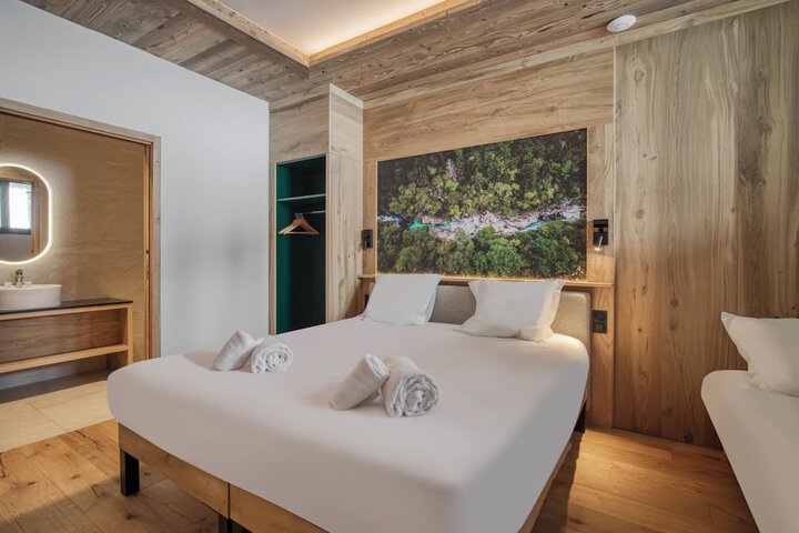 Room 9 of 21