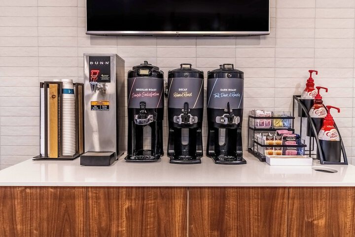 Breakfast/Coffee Service 64 of 83