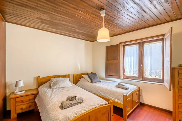 Room 5 of 20