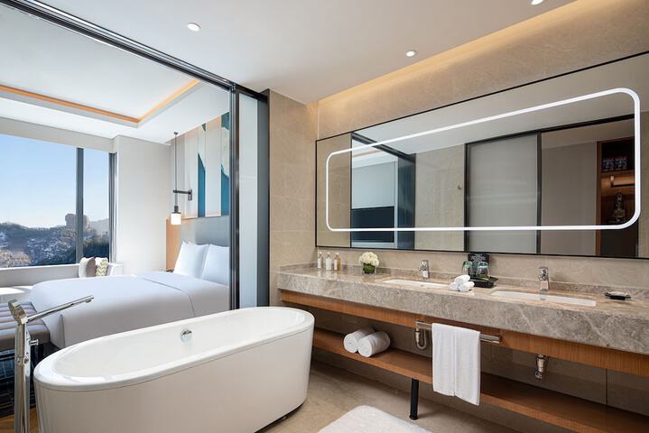 Room 14 of 46