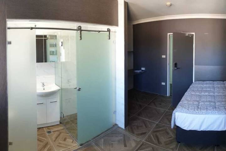 Room 5 of 22