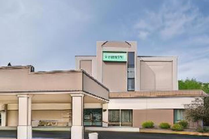 Americas Best Value Inn & Suites