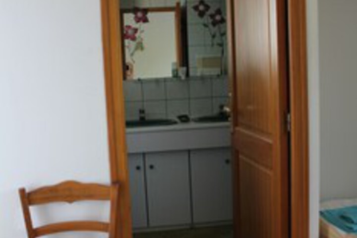 Room 2 of 30