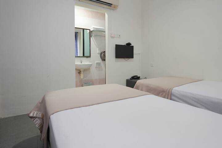 Room 9 of 43