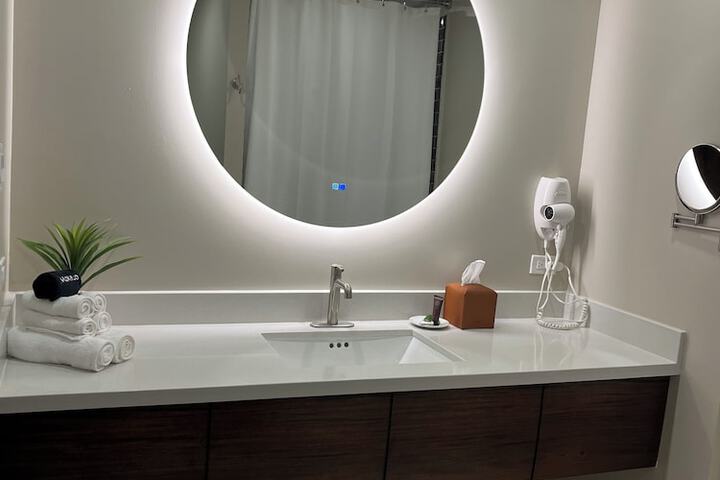 Room 13 of 27