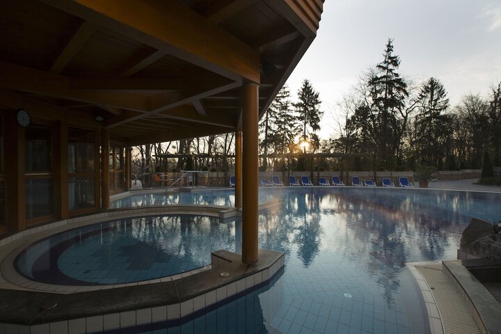 Pool Hotel