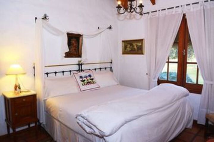 Room 8 of 16