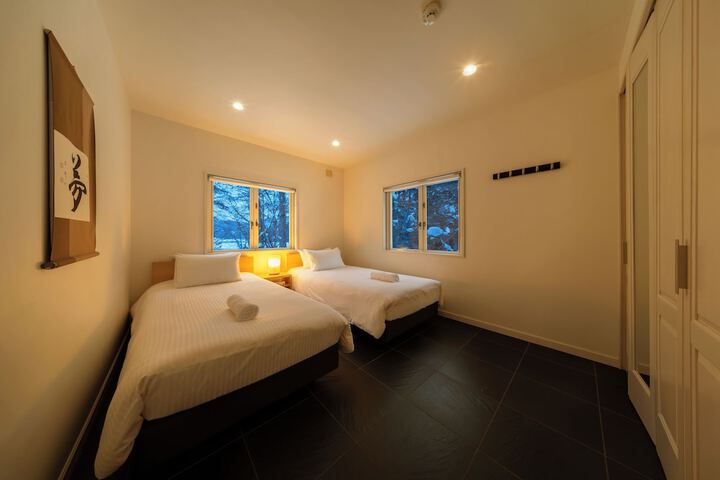 Room 3 of 48