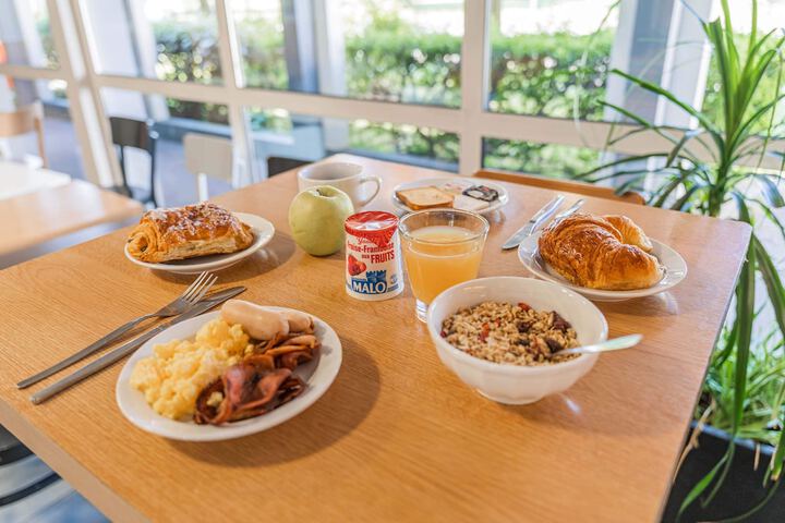 Breakfast buffet