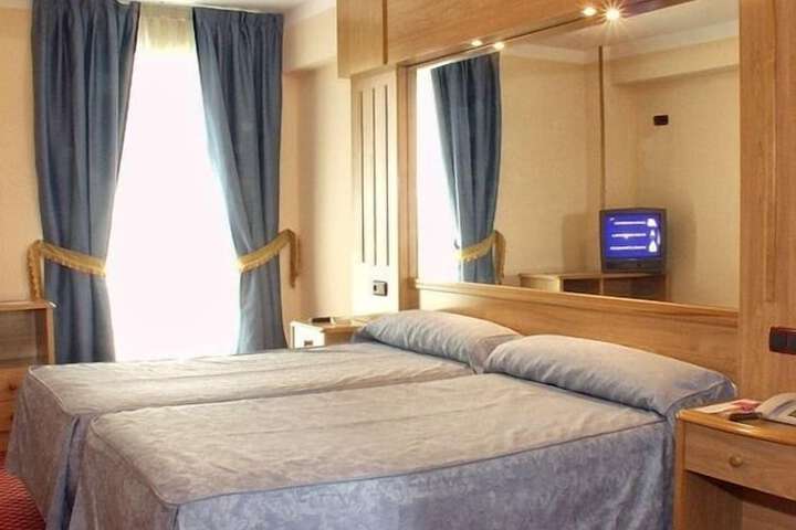 Room 4 of 21