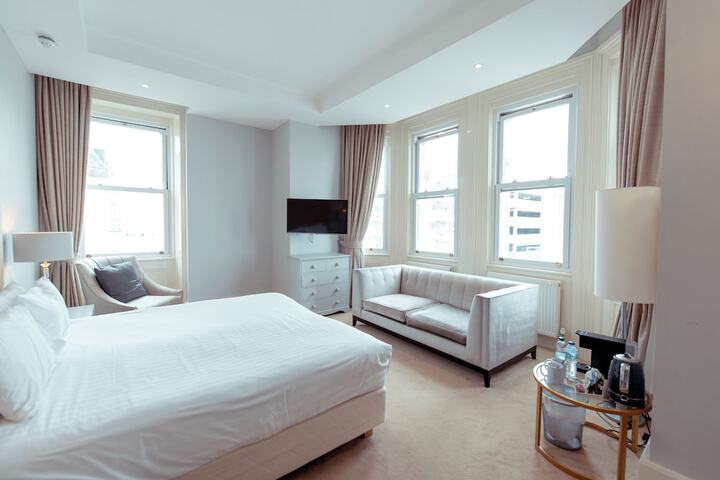 Room 37 of 112